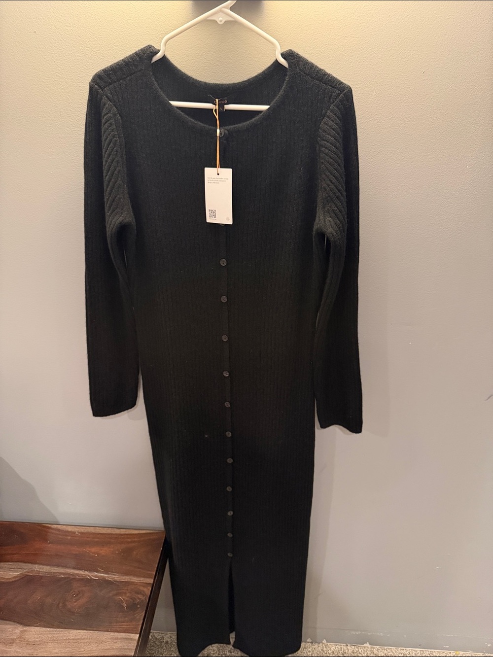 Quince 100% Yak Wool Ribbed Button-Front Long Sleeve Black Dress - Picture 2 of 5
